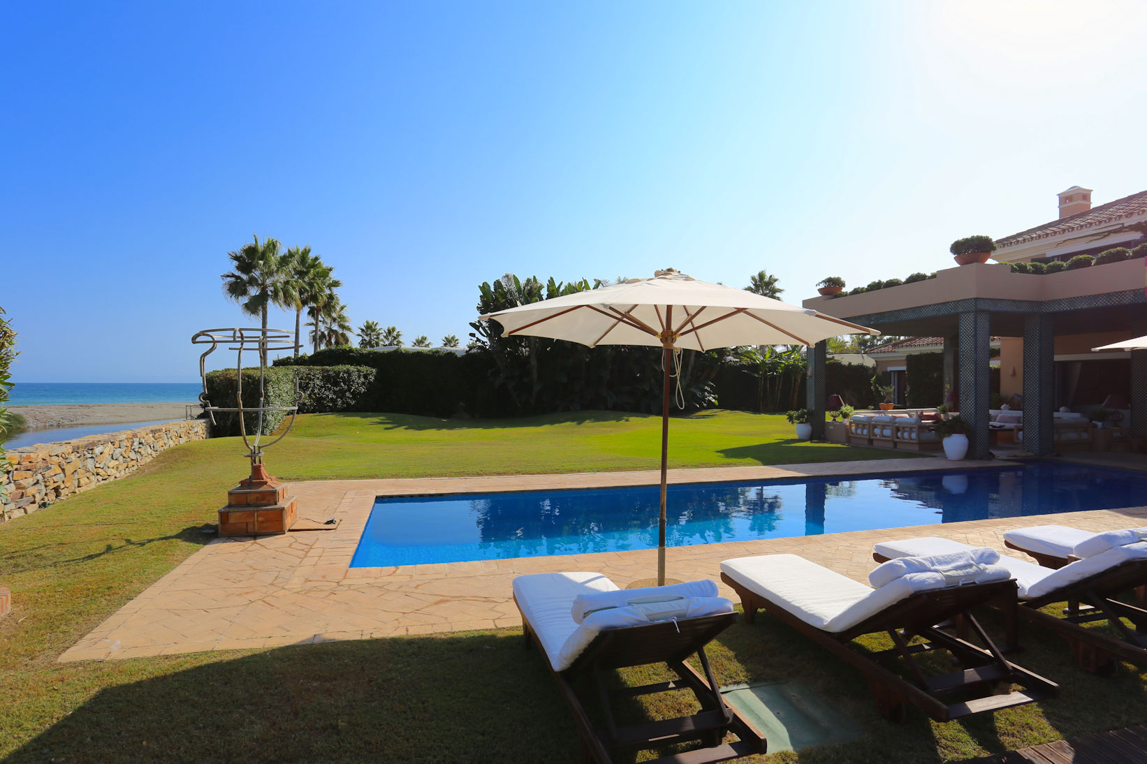 Chalet independiente en alquiler en Estepona